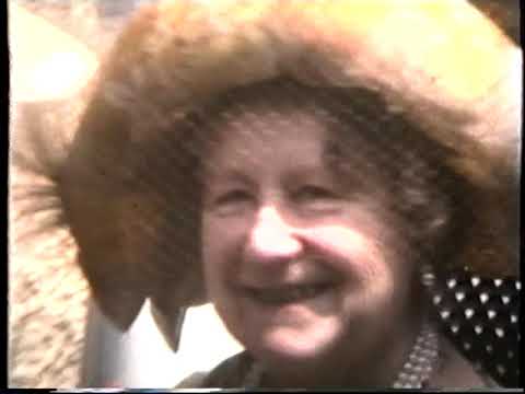 Queen Mother visits Rye 1982