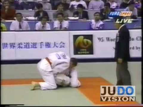 JUDO 1995 World Championships: Adrian Croitoru (ROM) - Frederic Demontfaucon (FRA)