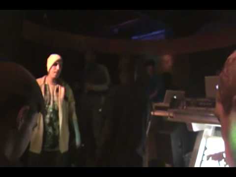 Thousand vs Mac The Knife