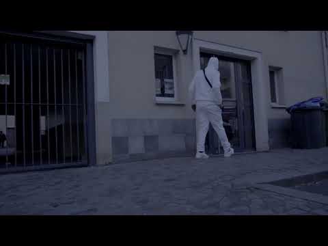 LeGwa - Pliss (Performance Studio)