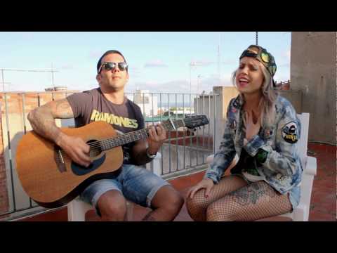 International You Day ,NO USE FOR A NAME acoustic Cover by Chui Kanela & Aitor Magic Rock