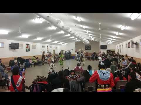 Old style men's grass final 4 brokenhead pow wow Nov 2017