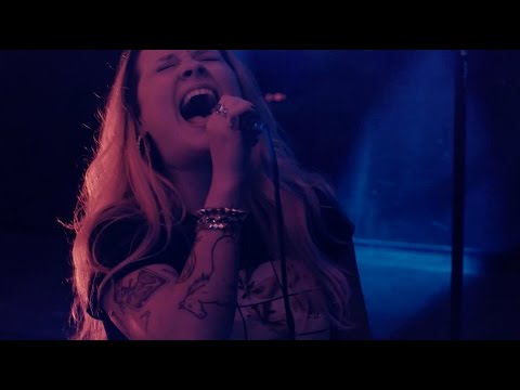 LOLO - Not Gonna Let You Walk Away [Live @ NeueHouse in NYC]