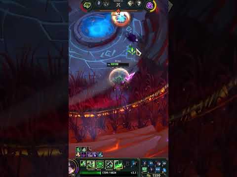 Riven Auto + W = 2000 Damage - League of Legends #shorts