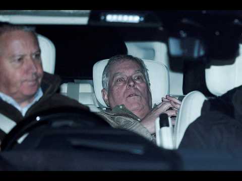 ロイターは、元アンドリュー王子が勾留を後にする写真をどう撮影したか (How Reuters captured the photo of ex-Prince Andrew leaving custody)