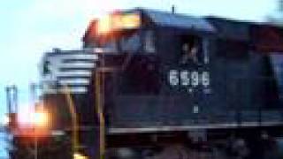 preview picture of video 'Norfolk Southern Freight South of Geneva NY'