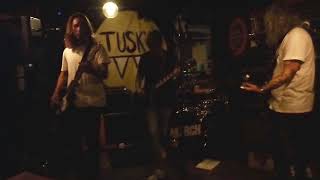 Tusky - Going Out video