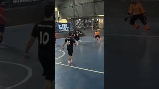 Fiz 3 gols no festival e ganhamos o troféu ganhando de 6 a 2