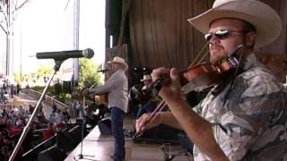 Alan Jackson - Chattahoochee (Live at Farm Aid 2000)