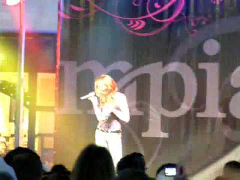 Paulína Ištvancová - Brno - OC Olympia -18. 11. 2oo9 - Black or White