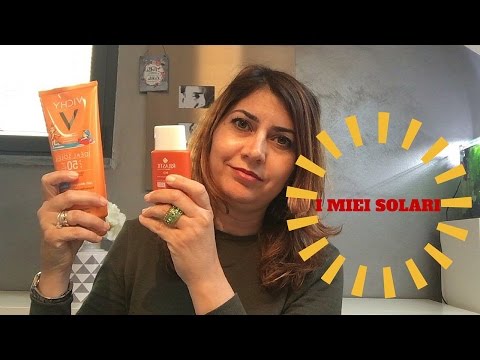 Crema efficace da posti di pigmentary dopo posti Il pigmentary nota a gravidanza su una mano di fotografia