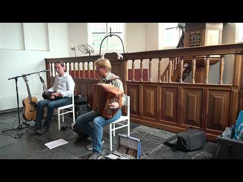 Optreden van de Itchy Fingers bij het Maritiem Festival in het Zuiderzeemuseum (2023)