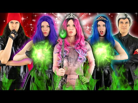 Bad Descendants | MAL Turns Wicked | AUDREY QUEEN OF MEAN, EVIE, JAY, CARLOS | BFF Besties