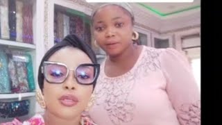 WATCH LIZZY EPEMESHIO IN PAIN AFTER A BIKE MIMICK HER KNEELING FOR LABUBU AT THE AIRPORT