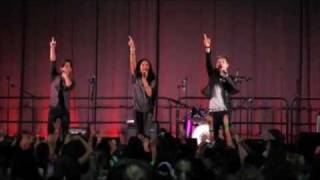 Savvy sings "Ready To Go" - Live at Girltopia