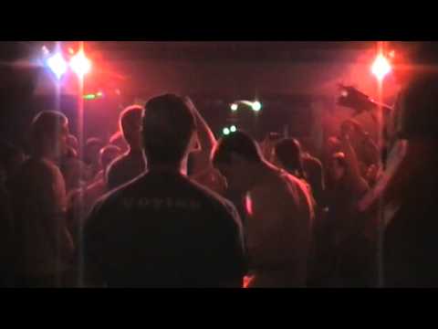 Arhiva: TLV, Trti South - Mnogo Sam Lud; Live Nastup @ 'Skc Living Room' 2008