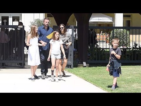 download lagu mp3 mp4 Jennifer Garner Ben Affleck July 2019, download lagu Jennifer Garner Ben Affleck July 2019 gratis, unduh video klip Jennifer Garner Ben Affleck July 2019