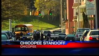 preview picture of video 'Suspect in Chicopee standoff identified'