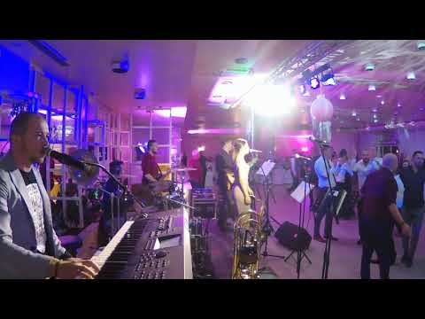 Grupa CENTRIFUGA - Pred tvojim vratima (Oliver Dragojević)