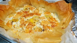 בקלי קלות-מאפה פילו גבינות וביצים (ליהי קרויץ - מטבח בקלי קלות) - התמונה מוצגת ישירות מתוך אתר האינטרנט יוטיוב. זכויות היוצרים בתמונה שייכות ליוצרה. קישור קרדיט למקור התוכן נמצא בתוך דף הסרטון