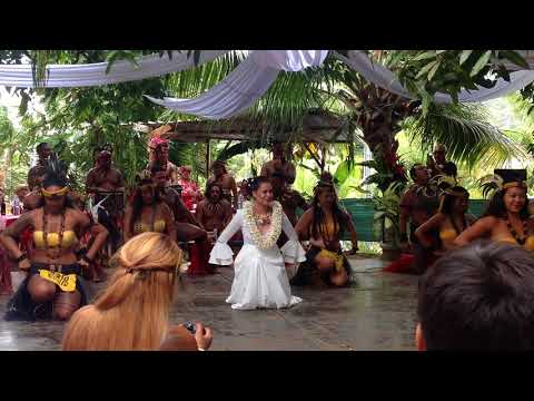 OUR WEDDING DAY - DANCE OF THE BRIDE - Marquesan tradition