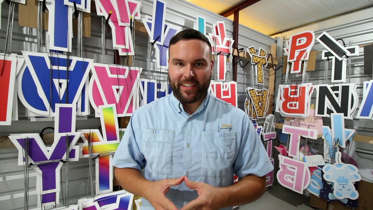 How to Franchise your first yard greeting business