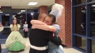 faze tari militarul face o surpriza