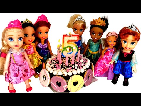 Little Elsa's BIRTHDAY party ! Elsa and Anna Toddlers | Party with friends | Surprise Gifts | Cake