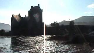 preview picture of video 'Eilean Donan Castle, Dornie, Scotland 2009'