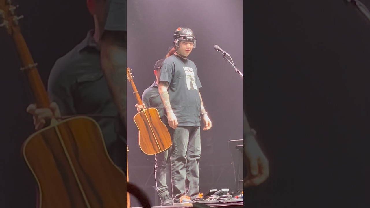 Billy wasn&rsquo;t taking ANY chances!! Billy Strings 8/7/26 Fishers #billystrings - YouTube