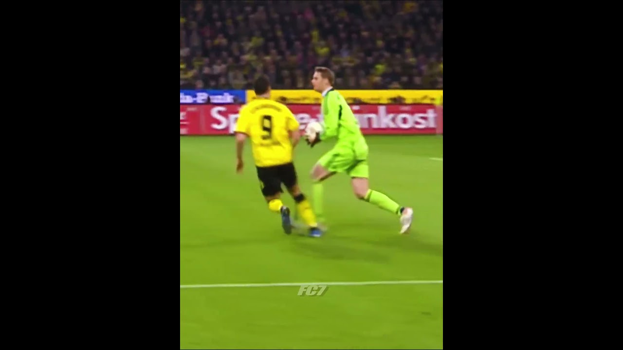 When Goalkeepers Gets Bored 🤯