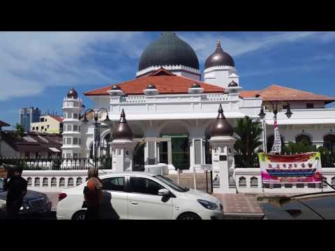 Vista lateral da Mesquita Kapitan Keling em Georgetown, Penang, Malásia