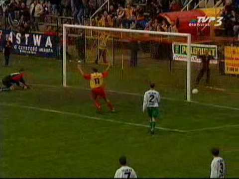 Jagiellonia - Pelikan Łowicz 2:2 VIII kolejka III ligi 2002/2003 - bramka na 2:2