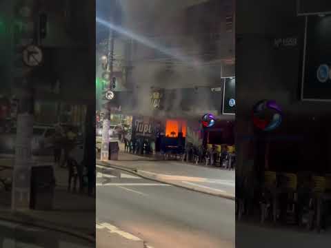 Incêndio atinge pastelaria Tupi no Boqueirão, em Praia Grande, e destrói cozinha.