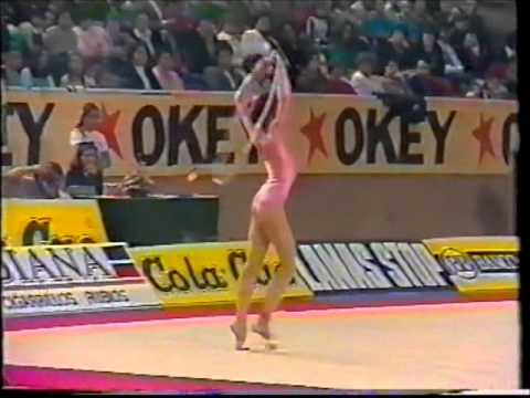 Vídeo: Marta Bobo. Exercicio con aro. Valladolid, 1984