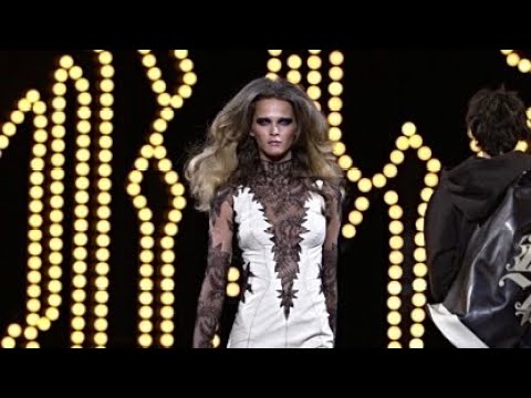 Versace Mens Fall/Winter 2002