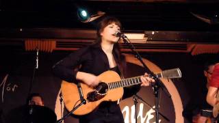 Larkin Poe - &#39;Blame it on Cain&#39; (Elvis Costello cover) - Glasgow, Celtic Connections 2012