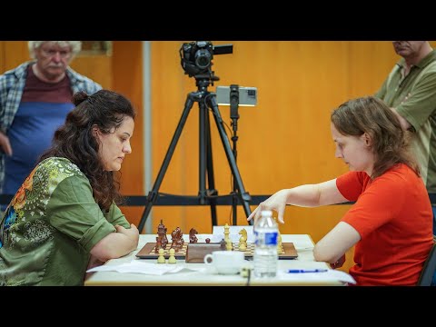 Kateryna Dolzhykova gegen Josefine Heinemann - Deutsche Blitz-Einzelmeisterschaft der Frauen 2023