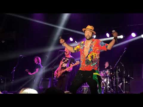 Sting and Shaggy - Walking on the Moon (The Police)  / Get Up Stand Up  - Live