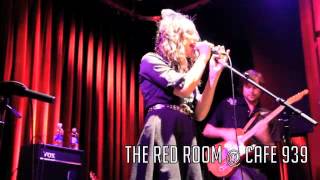 Lindi Ortega performing "All These Cats" at the Red Room @ Cafe 939