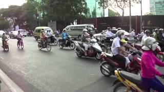 preview picture of video '20120311 Ho Chi Minh Intersection'