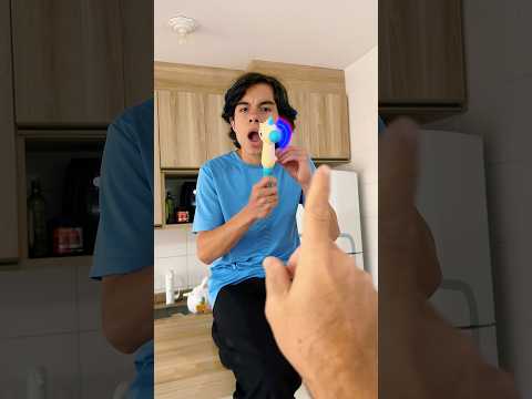 O MENINO SOBE EM TUDO