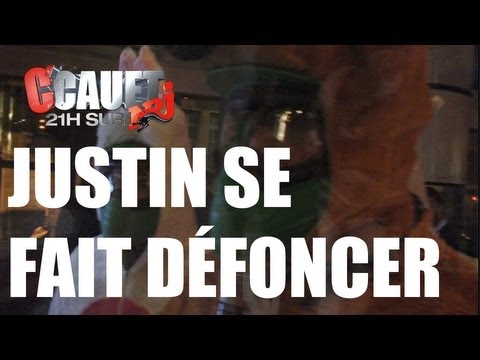 Justin déguisé en lapin se fait défoncer au paintball  - C'Cauet sur NRJ
