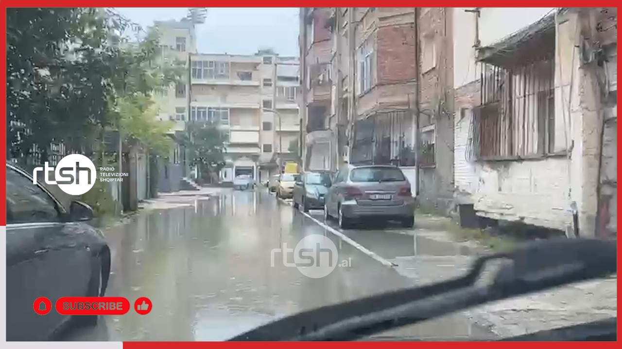 Reshjet intensive përmbytin rrugët në Vlorë, probleme në lagjen “Pavarësia”, banorët ankohen për pusetat e bllokuara