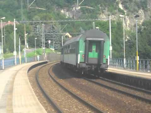 Příjezd+odjezd vlaku Os 6825 - Mojžíř