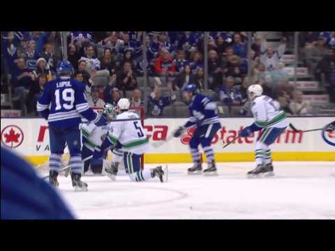 Lupul Goal - Canucks 0 vs Leafs 4 - Dec 6th 2014 (HD)