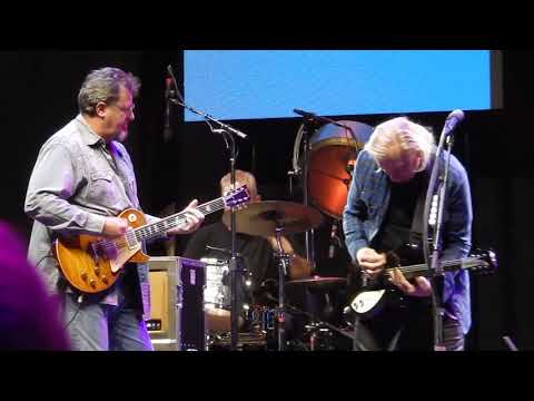 Rocky Mountain Way - Joe Walsh & Vince Gill. - Crossroads in Dallas 2019