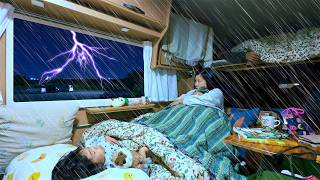 Download lagu Car Camping in a Thunderstorm and Heavy Rain at the Snow Corridor mp3