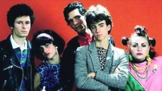 Alaska y los Pegamoides - No se por que (directo)