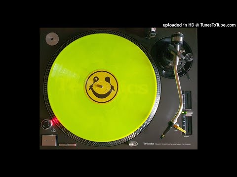 BEZ X DOORLY (FT FIROUZEH) - FLYING BUS (DJ PIERRE MIX)